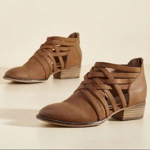 Seychelles Leather So Blue Bootie (Top rated!)